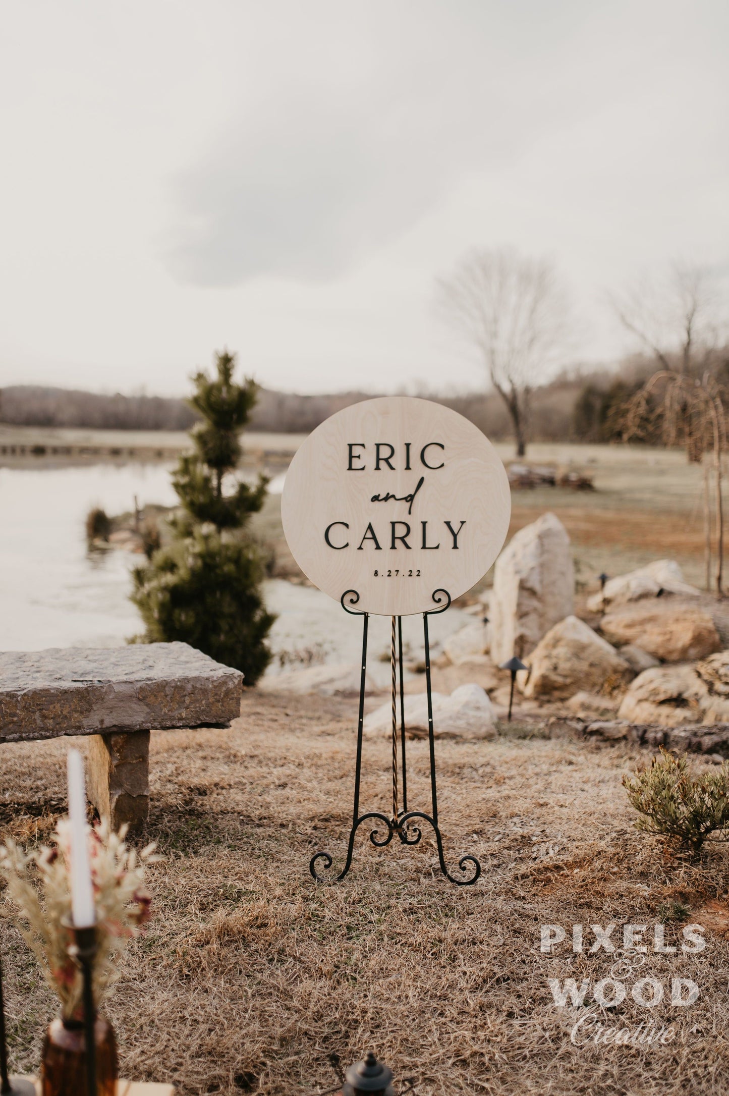 3D Round Wedding Couples Sign