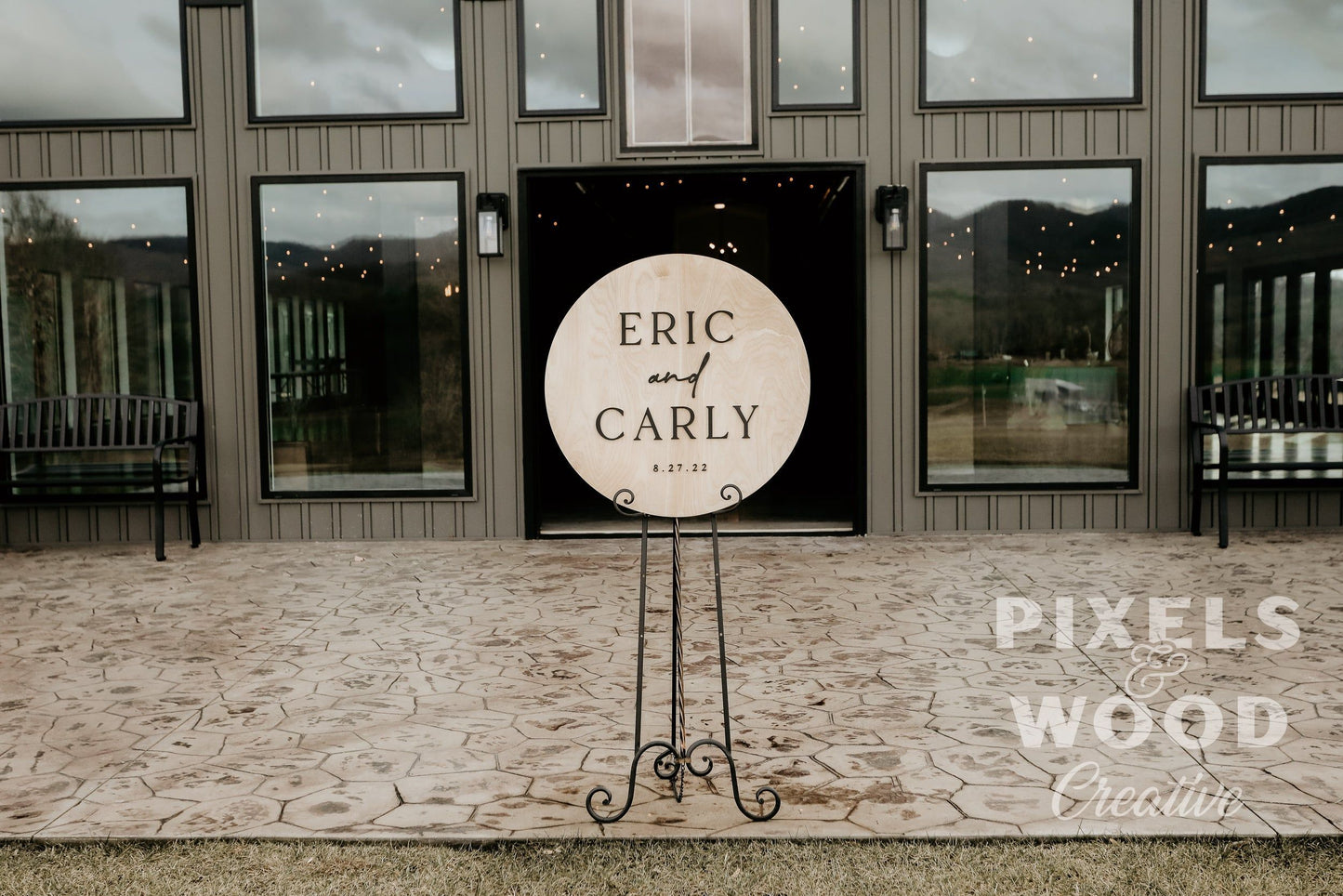 3D Round Wedding Couples Sign