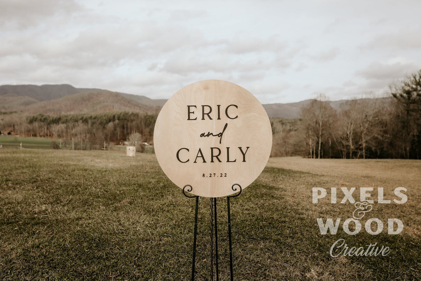 3D Round Wedding Couples Sign