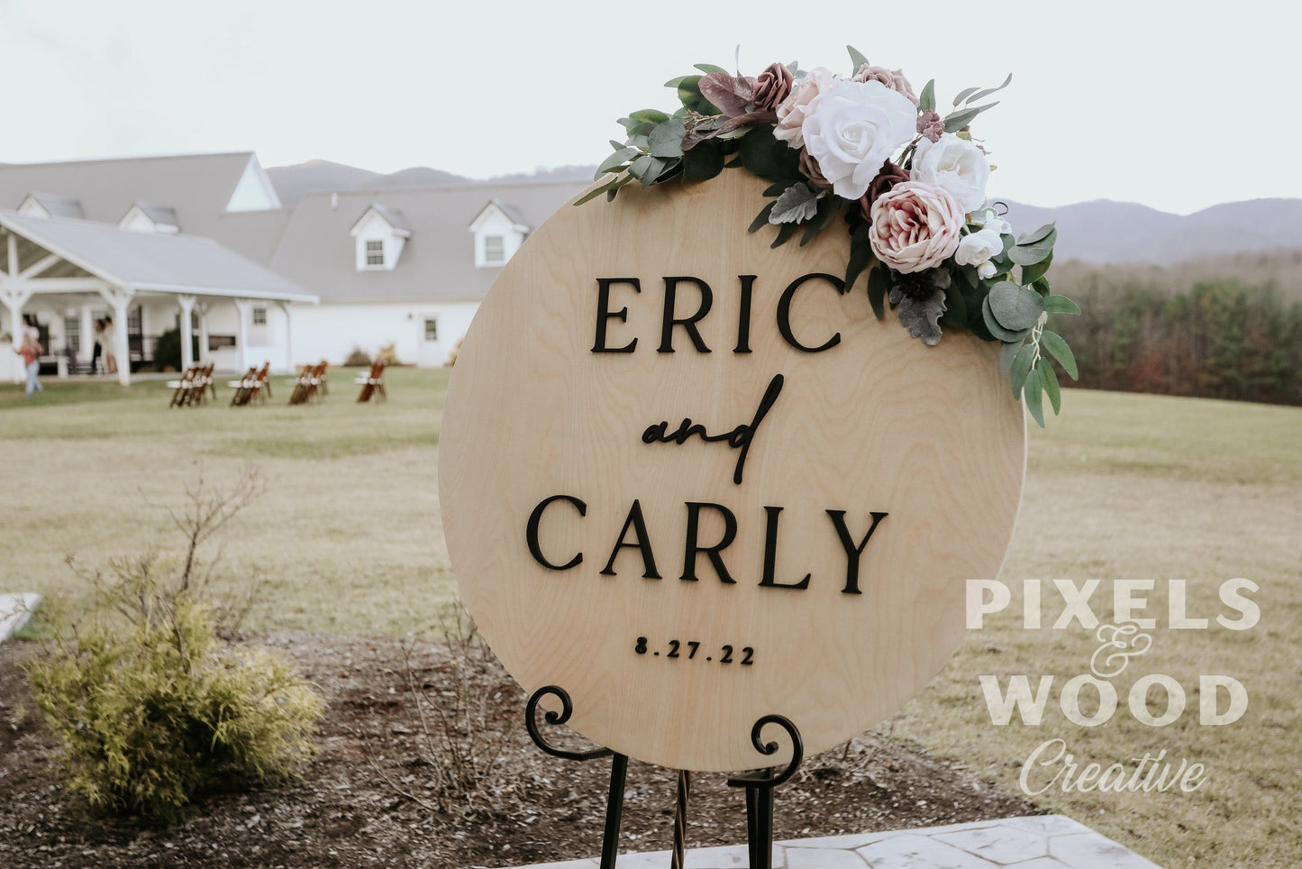 3D Round Wedding Couples Sign